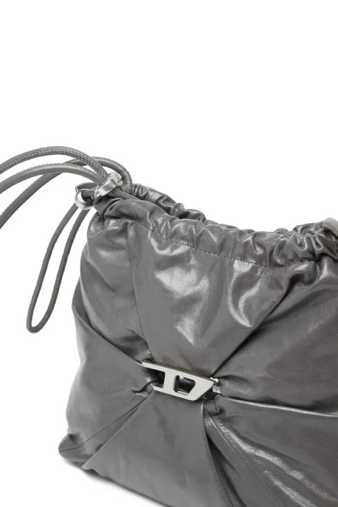 Scrunch-D-Bucket Scrunch-D-Bucket-Tasche aus glänzendem, geknittertem Leder