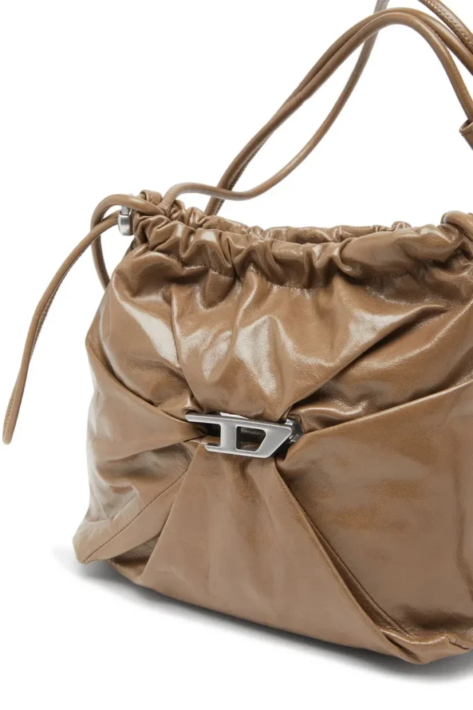 Scrunch-D-Bucket Scrunch-D-Bucket-Tasche aus glänzendem, geknittertem Leder