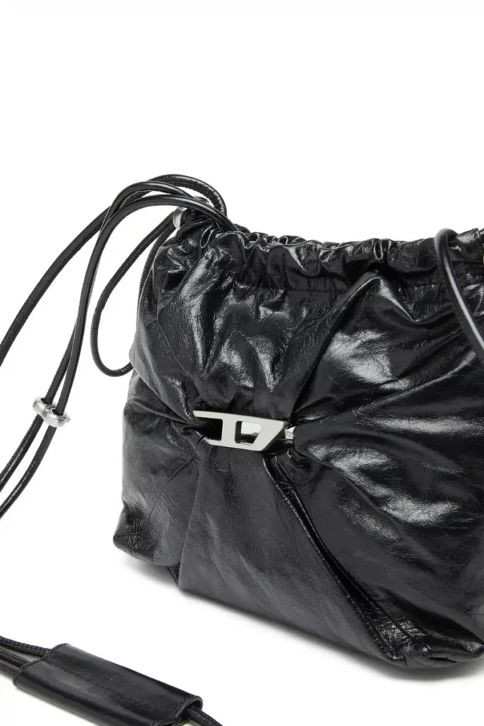 Scrunch-D-Bucket Scrunch-D-Bucket-Tasche aus glänzendem, geknittertem Leder