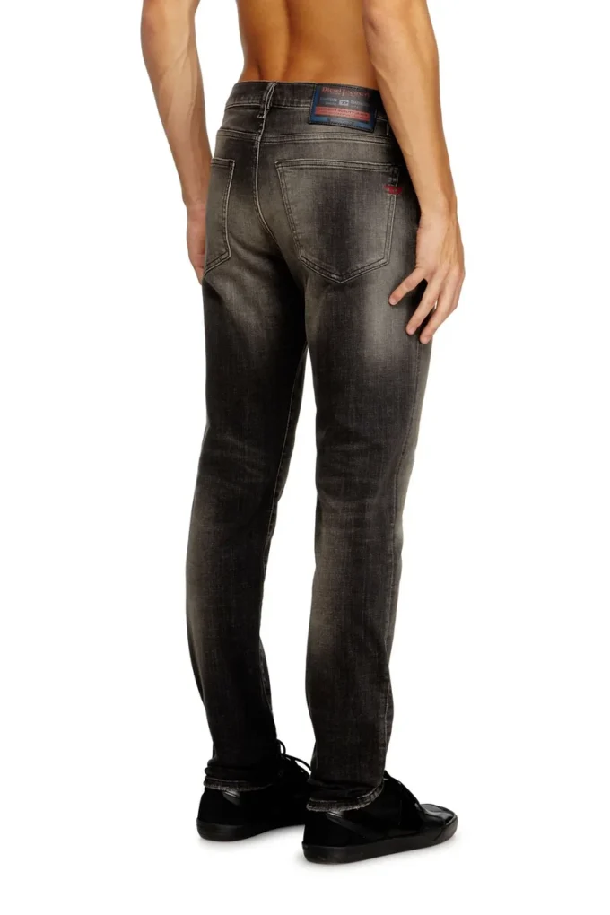 Slim-Jeans 2019 d-strukt 09n59 Nächstgelegenes Geschäft finden