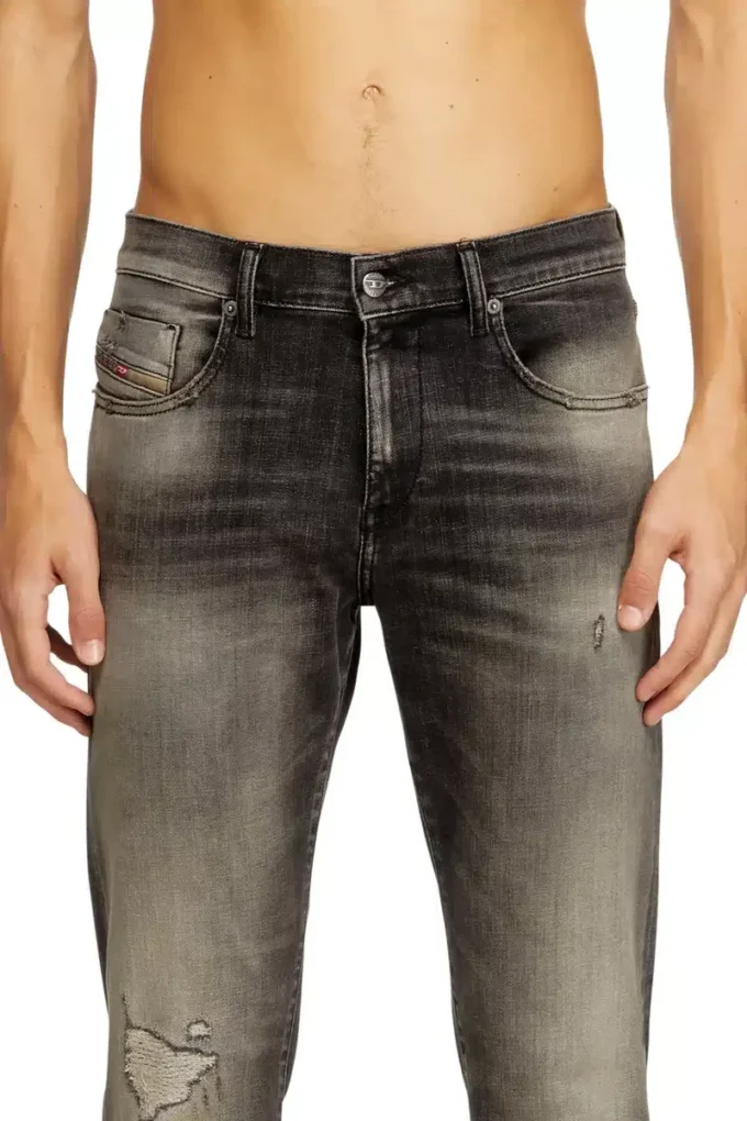 Slim-Jeans 2019 d-strukt 09n59 Nächstgelegenes Geschäft finden