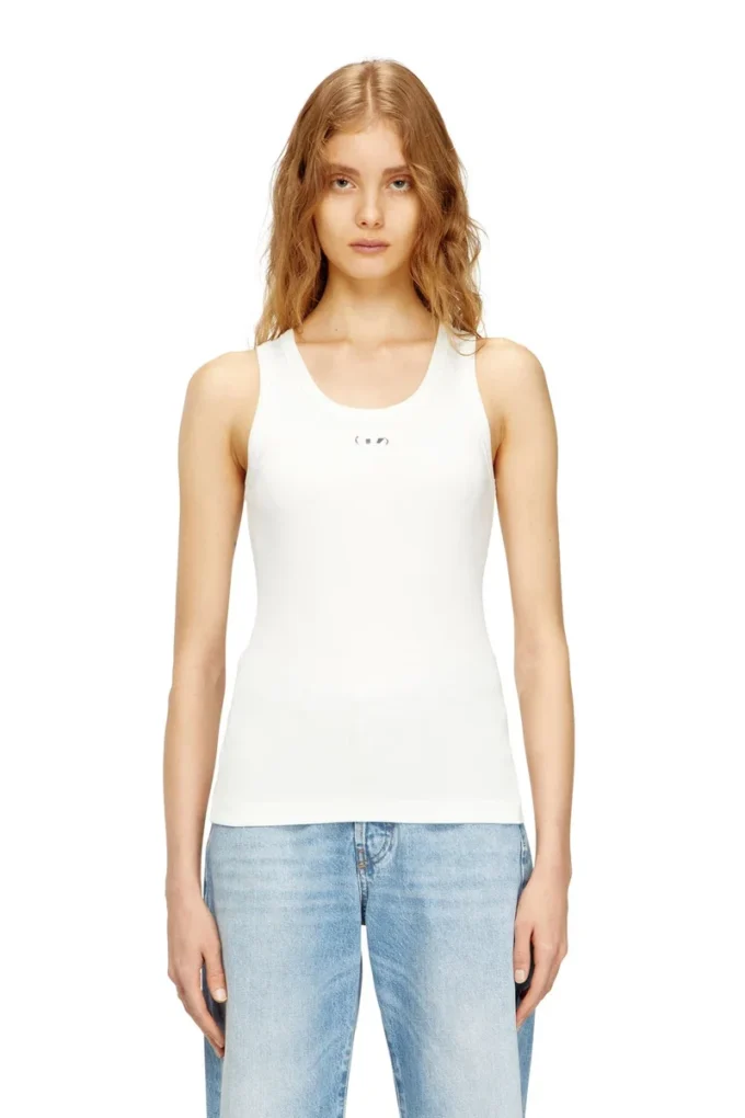 t-anki-od Schlank geschnittenes, geripptes Tanktop mit metallischem Oval D