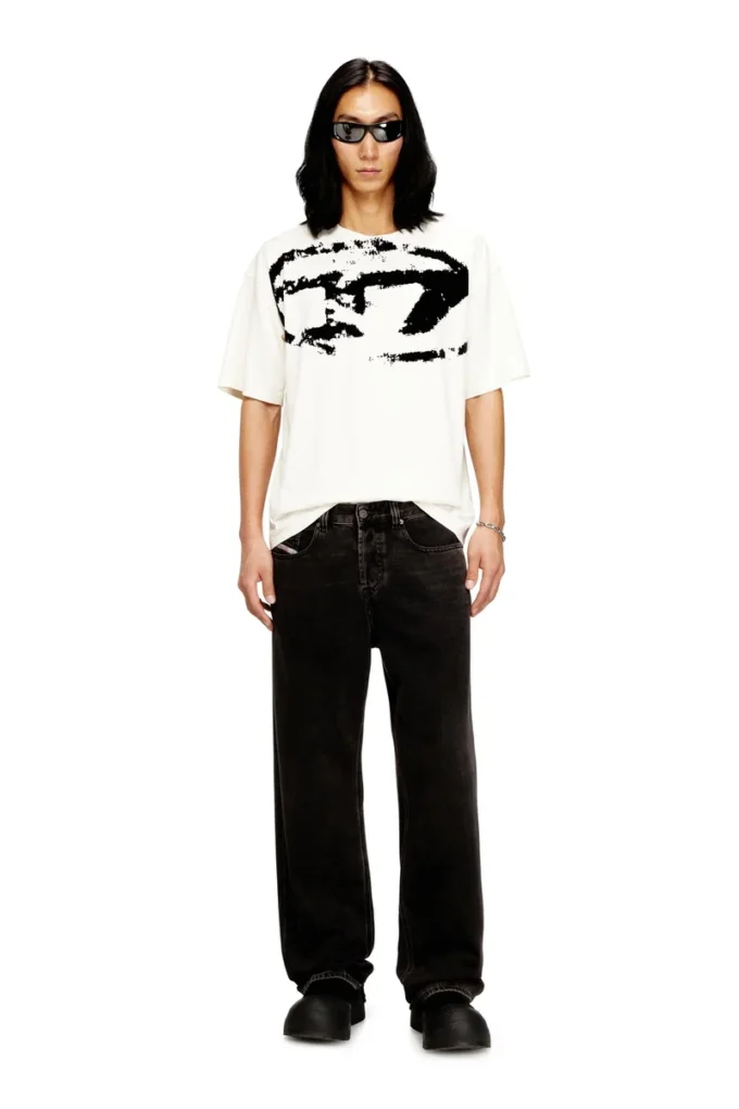 t-boxt-n14 T-Shirt mit Distressed-Flock-Logo t-boxt-n14 T-Shirt mit Distressed-Flock-Logo