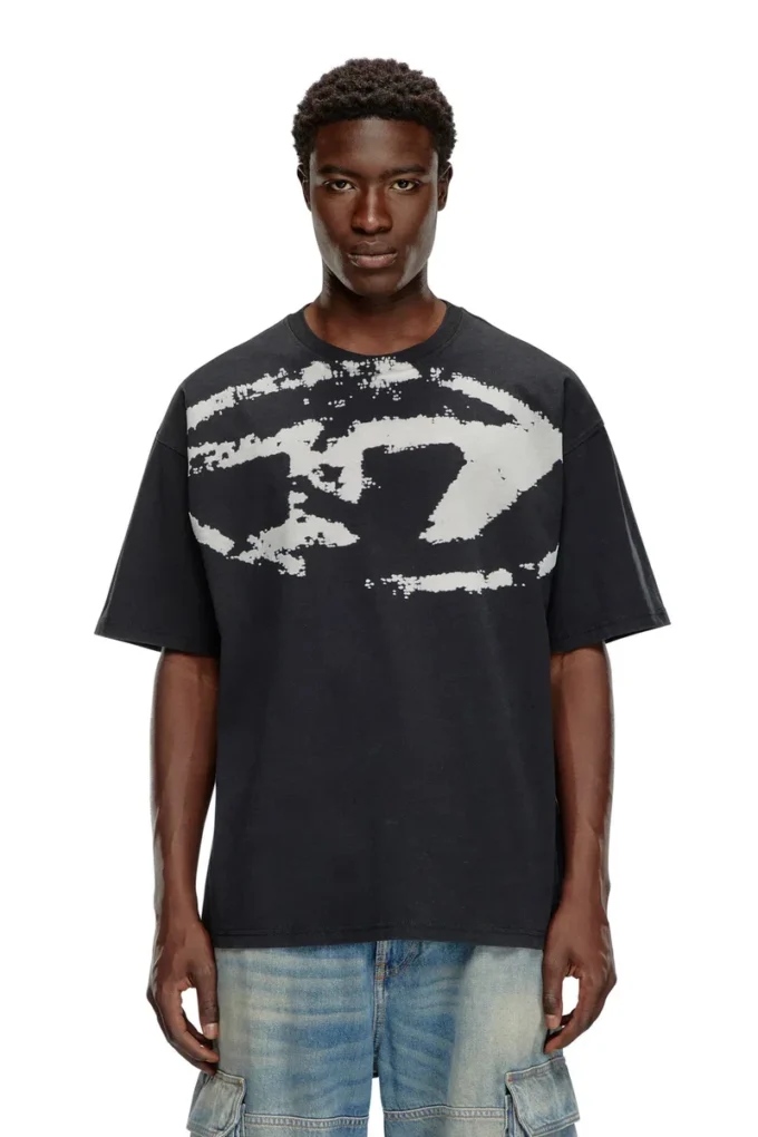 t-boxt-n14 T-Shirt mit Distressed-Flock-Logo