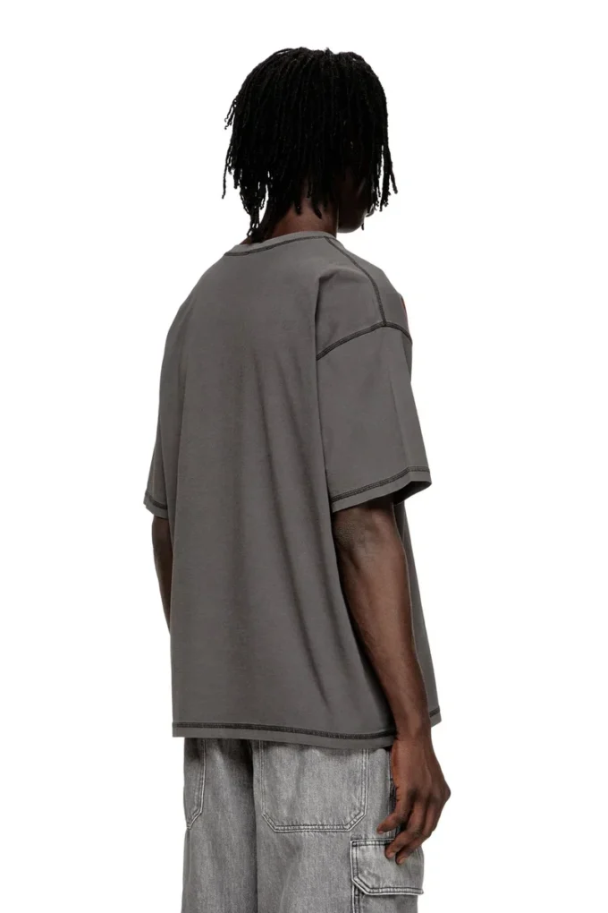 t-boxt-t5 Baumwoll-T-Shirt mit ovalem D-Print