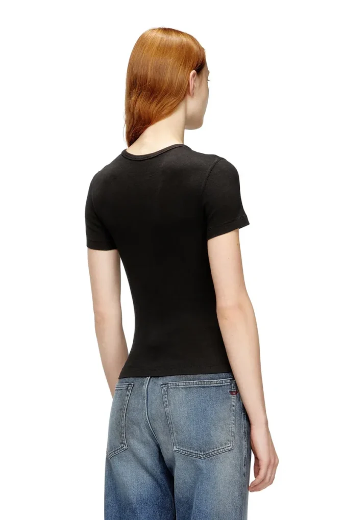 t-ele-long-od Schmal geschnittenes, geripptes T-Shirt mit metallischem Oval D