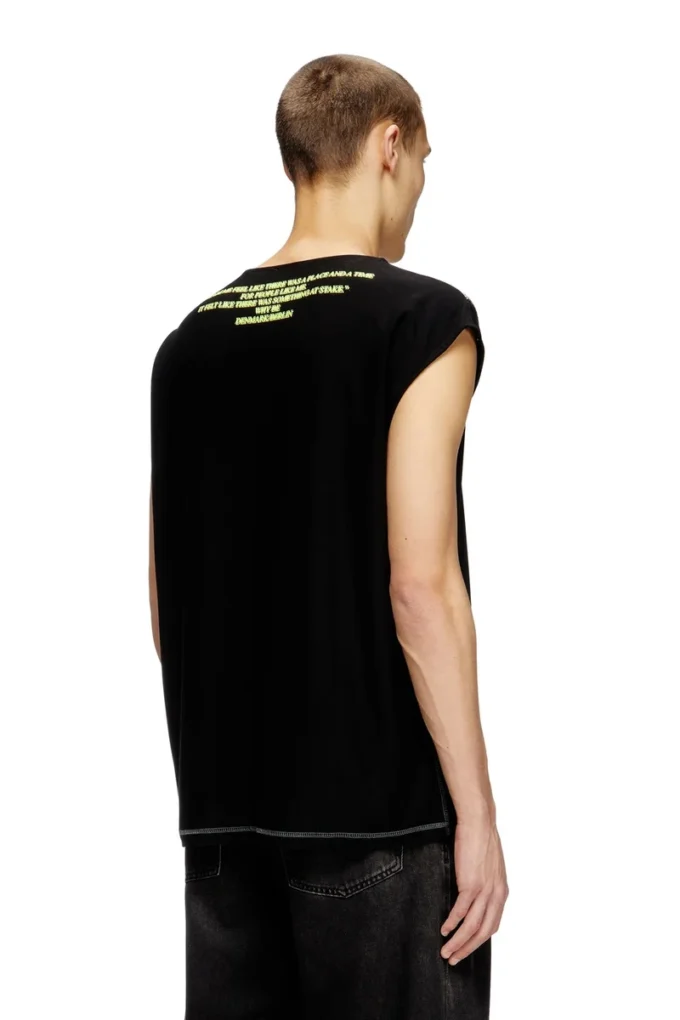 t-isak-a Ärmelloses T-Shirt mit Songtext-Print