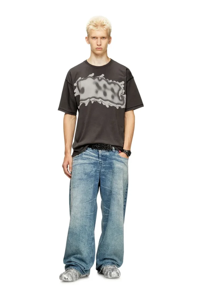 t-leonard-ihbj T-Shirt mit Graffiti-Print
