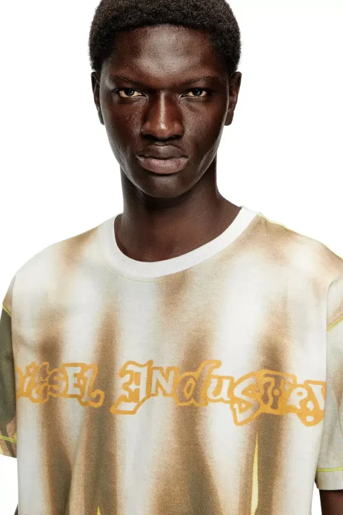 t-norm-show T-Shirt mit Graffiti-Print