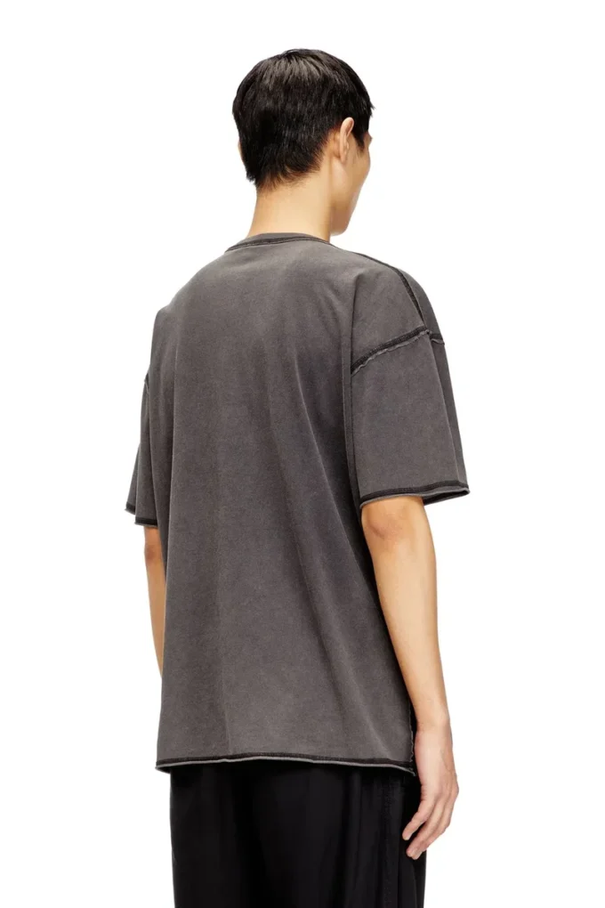 t-rawboxt T-Shirt mit Applikationslogo und offener Kante t-rawboxt T-Shirt mit Applikationslogo und offener Kante