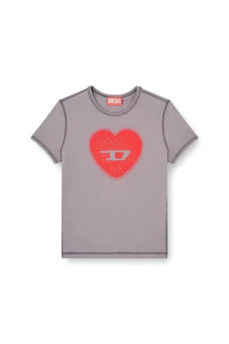 t-uncuties-long-s5 Schmal geschnittenes T-Shirt mit Herzprint und Nieten