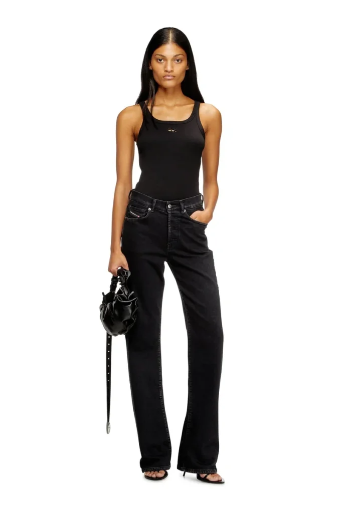 t-wife-od Schlankes Tanktop mit lasergeschnittenem Oval D