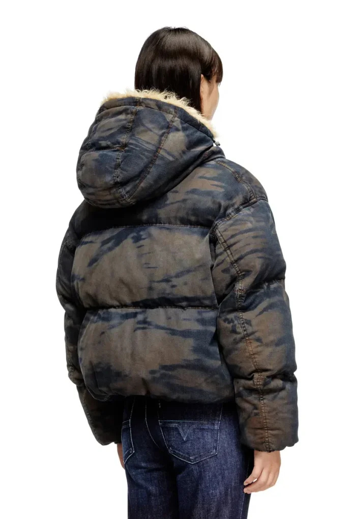 w-aves-fur Pufferjacke mit Kapuze aus Denim in Dirt-Effekt-Camouflage w-aves-fur Pufferjacke mit Kapuze aus Denim in Dirt-Effekt-Camouflage
