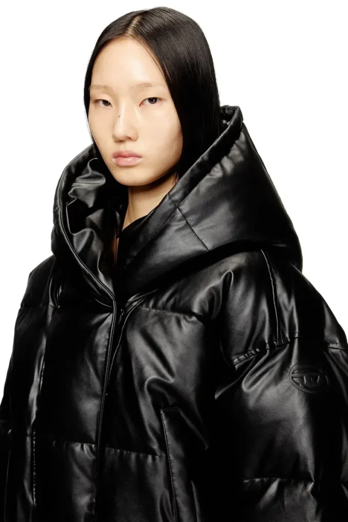 w-illey Kapuzen-Steppjacke aus beschichtetem Stoff